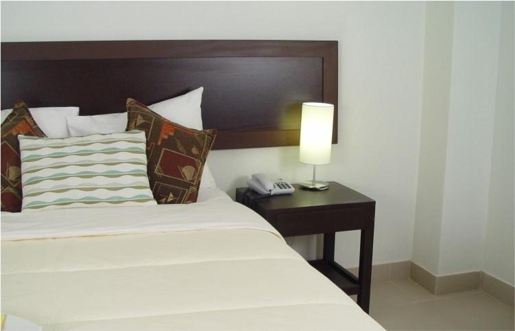 Отель Boulevard Plaza