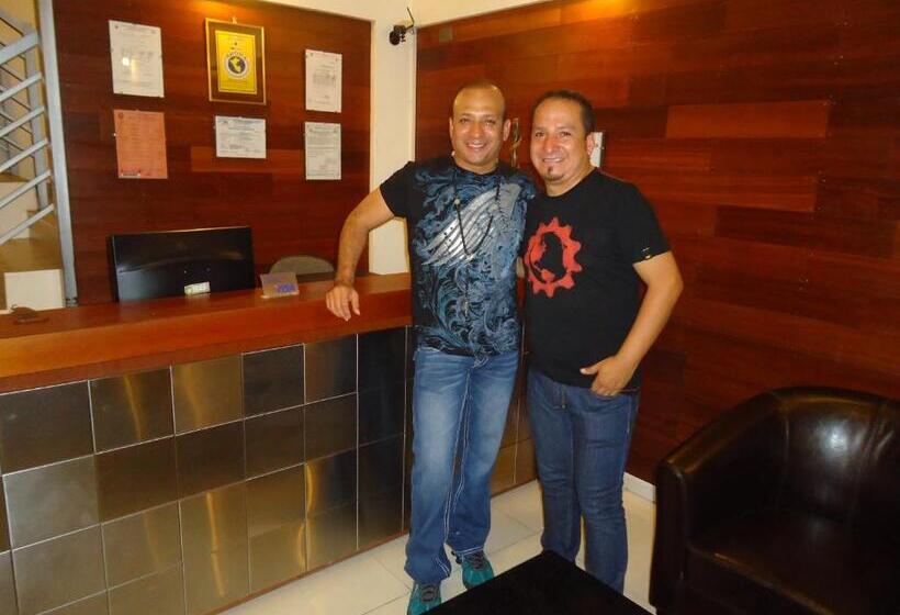 Отель Boulevard Plaza