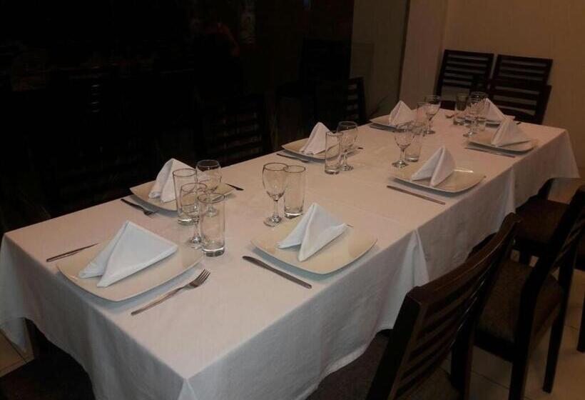 Отель Boulevard Plaza