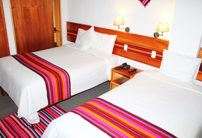 ホテル Cantuta Inn