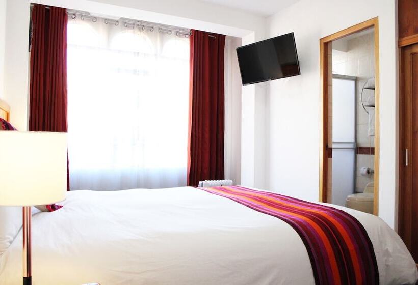 ホテル Cantuta Inn