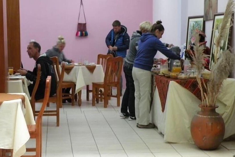 ホテル Cantuta Inn