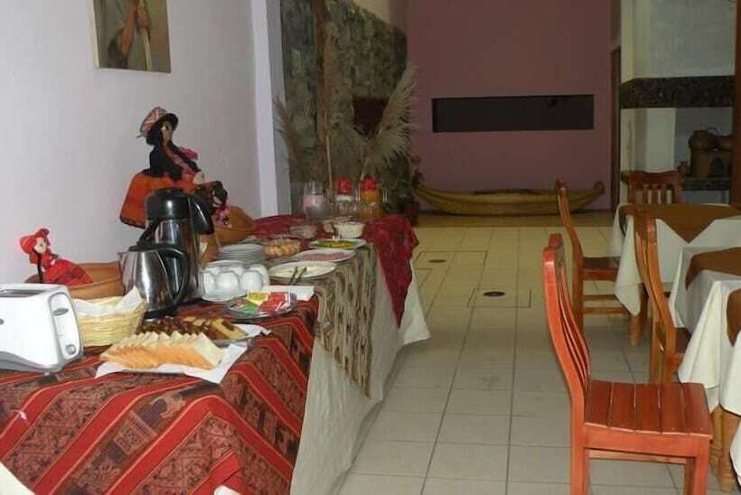 ホテル Cantuta Inn