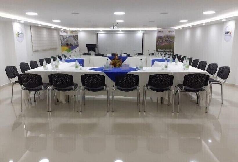 Отель Caquetá Real Hsc