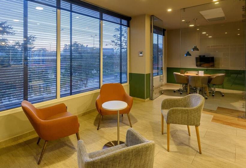 בית מלון כפרי City Express Plus By Marriott Bogota Aeropuerto