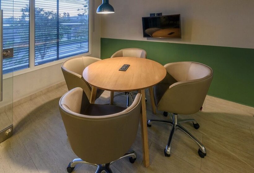 酒店 City Express Plus By Marriott Bogota Aeropuerto