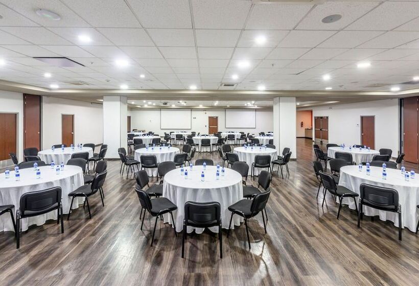 酒店 City Express Plus By Marriott Bogota Aeropuerto