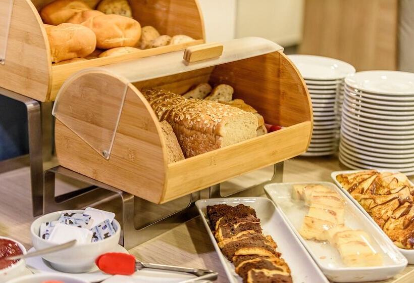 酒店 City Express Plus By Marriott Bogota Aeropuerto