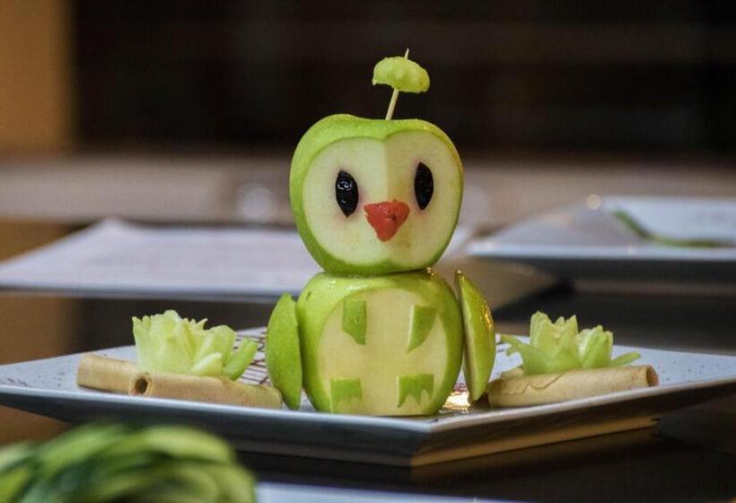 בית מלון כפרי Guaitipan Plaza