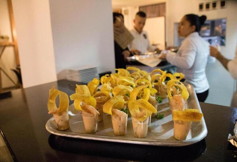 בית מלון כפרי Guaitipan Plaza