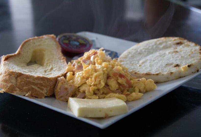 בית מלון כפרי Guaitipan Plaza