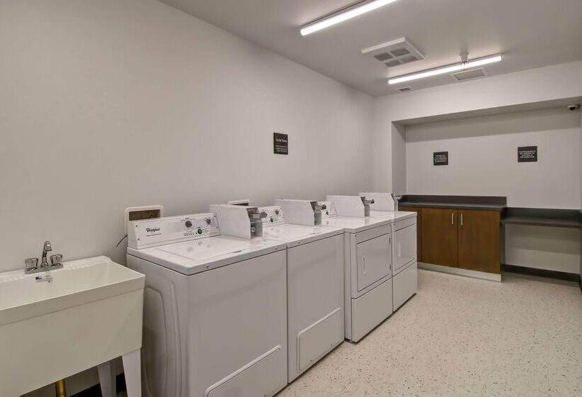 호텔 Hampton Inn & Suites By Hilton Grande Prairie