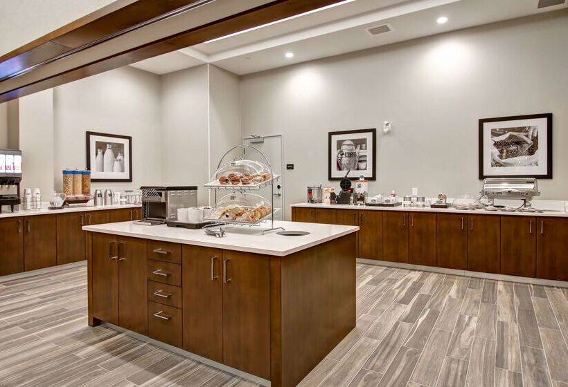 فندق Hampton Inn & Suites By Hilton Grande Prairie