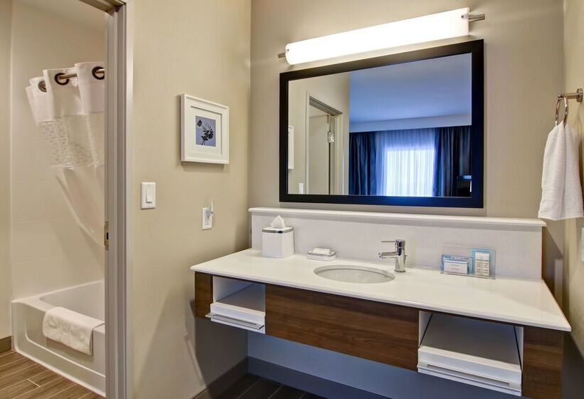 فندق Hampton Inn & Suites By Hilton Grande Prairie