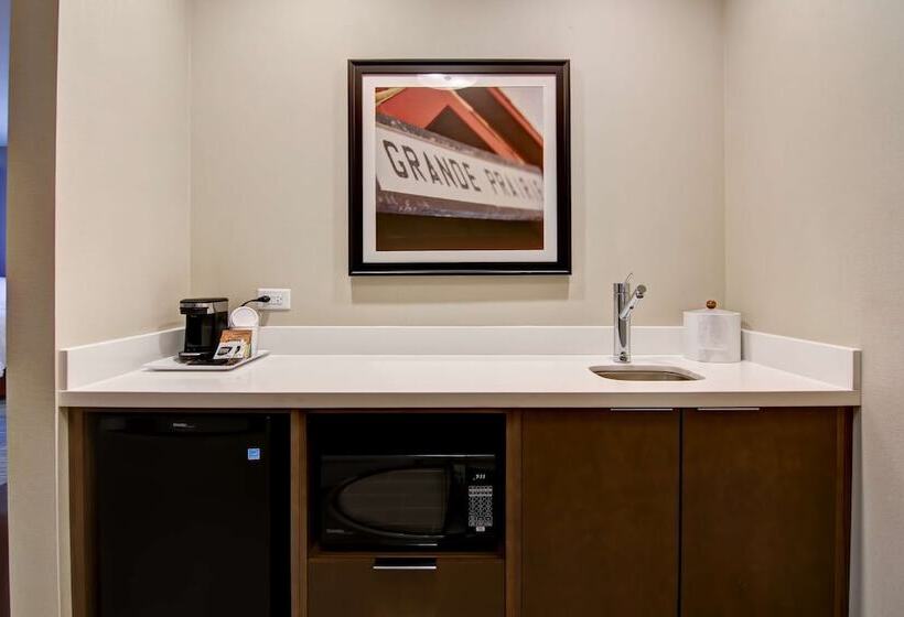 فندق Hampton Inn & Suites By Hilton Grande Prairie