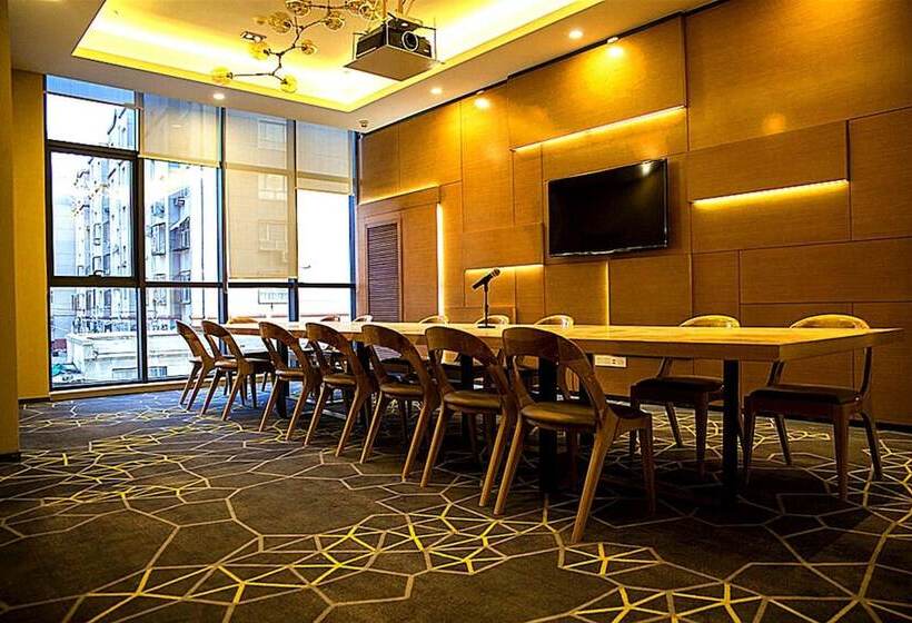 ホテル Holiday Inn Express Zhangjiakou Park View