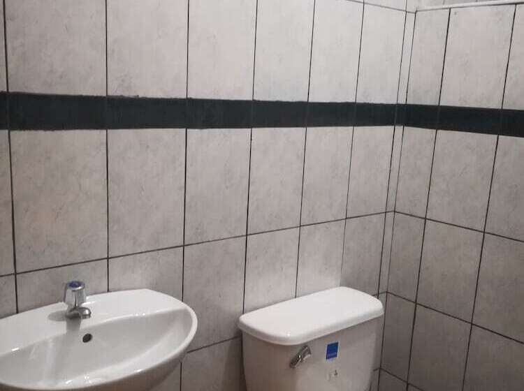 هتل Hospedaje El Emperador