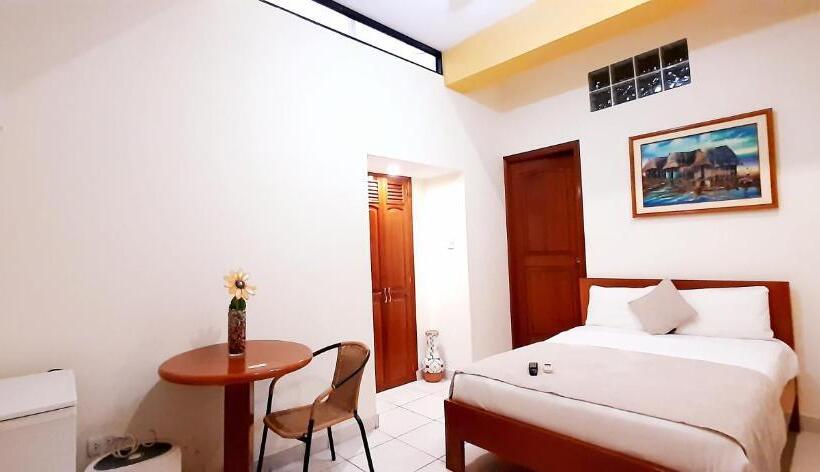 هتل Hostal Huayruro