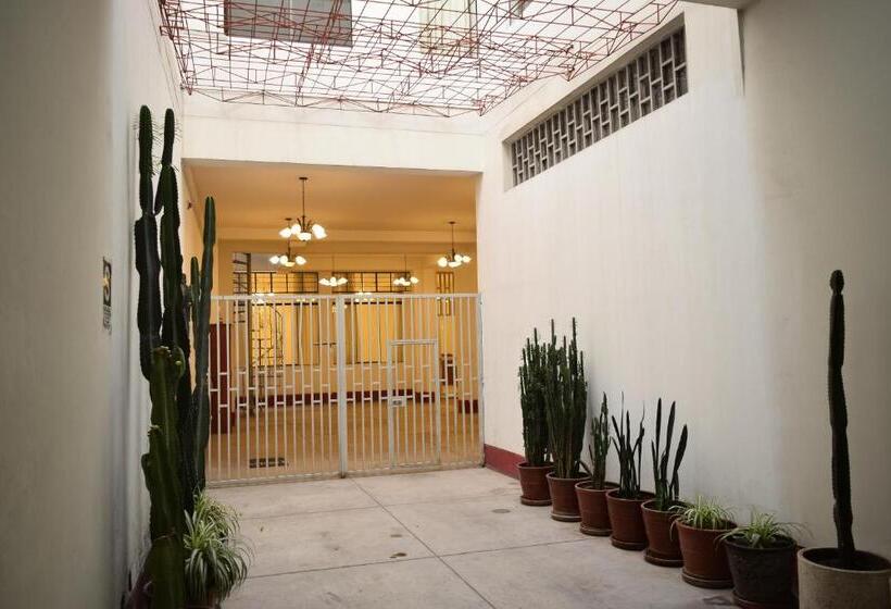 هتل Incasol, Feliz Año 2025 Que Las Estrellas Iluminen Cada Uno De Tus Viajes Este Año