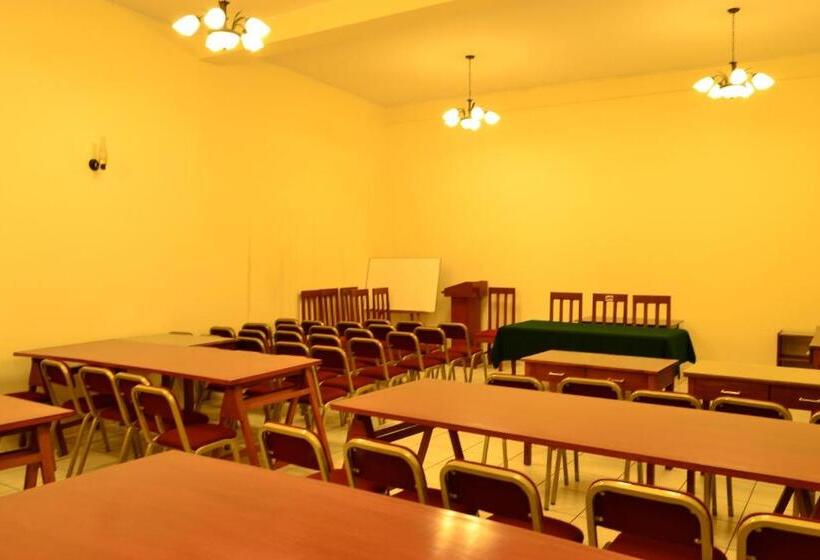 هتل Incasol, Feliz Año 2025 Que Las Estrellas Iluminen Cada Uno De Tus Viajes Este Año