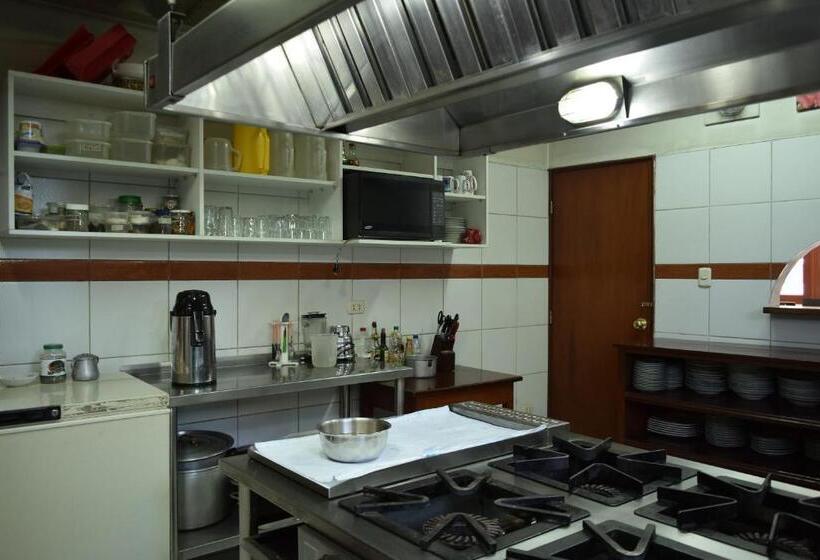 هتل Incasol, Feliz Año 2025 Que Las Estrellas Iluminen Cada Uno De Tus Viajes Este Año