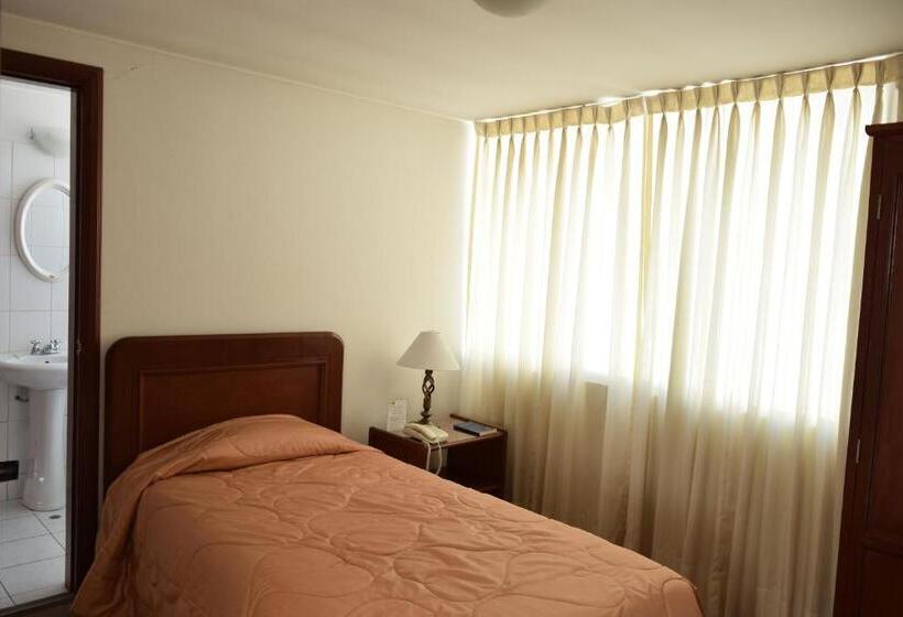 هتل Incasol, Feliz Año 2025 Que Las Estrellas Iluminen Cada Uno De Tus Viajes Este Año