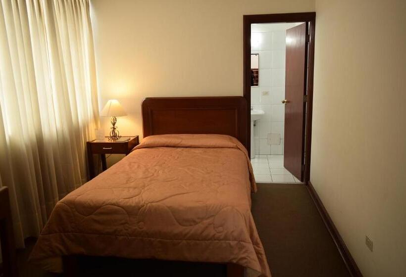 هتل Incasol, Feliz Año 2025 Que Las Estrellas Iluminen Cada Uno De Tus Viajes Este Año