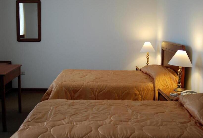 هتل Incasol, Feliz Año 2025 Que Las Estrellas Iluminen Cada Uno De Tus Viajes Este Año