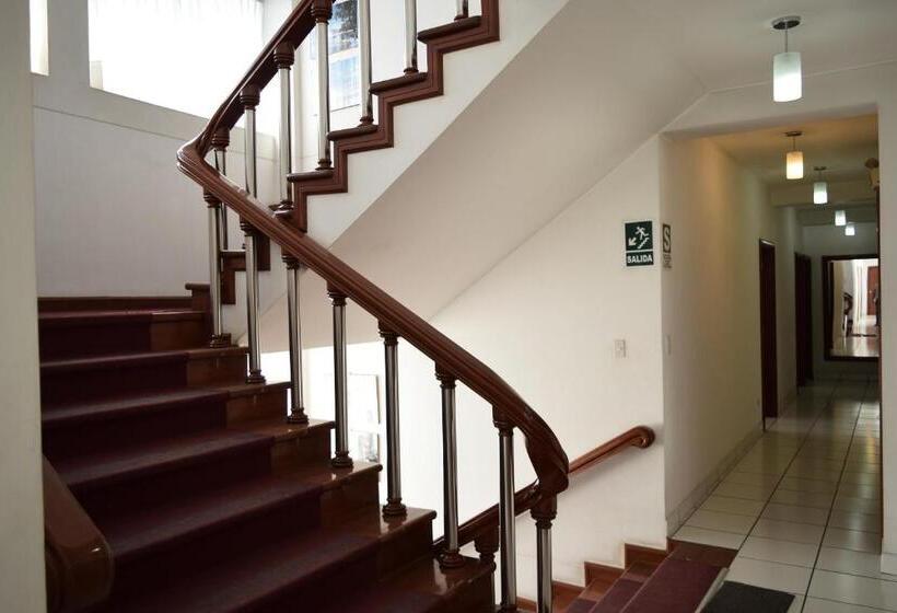 هتل Incasol, Feliz Año 2025 Que Las Estrellas Iluminen Cada Uno De Tus Viajes Este Año