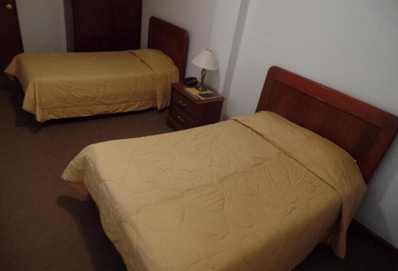 هتل Incasol, Feliz Año 2025 Que Las Estrellas Iluminen Cada Uno De Tus Viajes Este Año