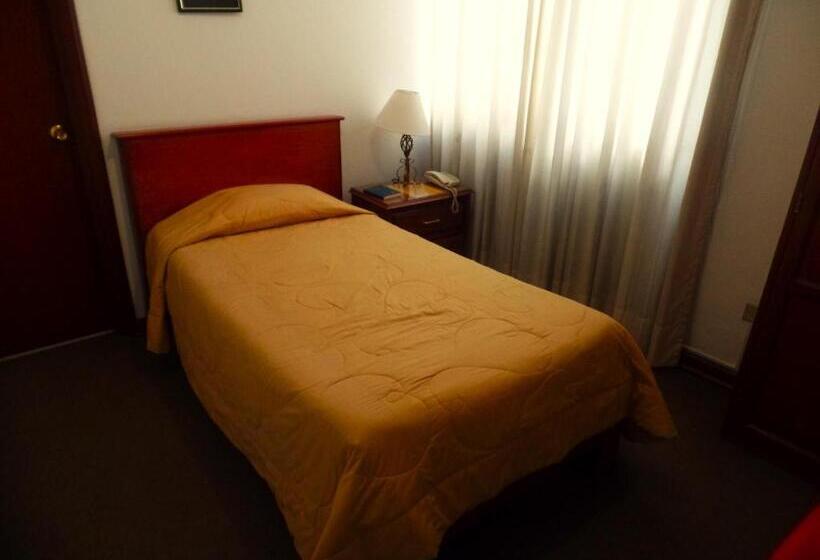 فندق Incasol, Feliz Año 2025 Que Las Estrellas Iluminen Cada Uno De Tus Viajes Este Año