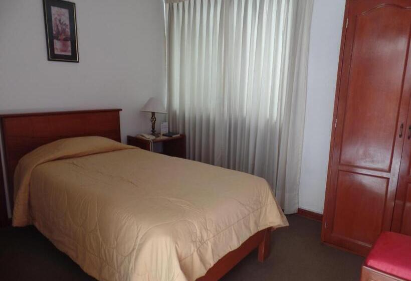 هتل Incasol, Feliz Año 2025 Que Las Estrellas Iluminen Cada Uno De Tus Viajes Este Año