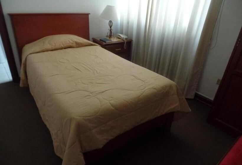 هتل Incasol, Feliz Año 2025 Que Las Estrellas Iluminen Cada Uno De Tus Viajes Este Año