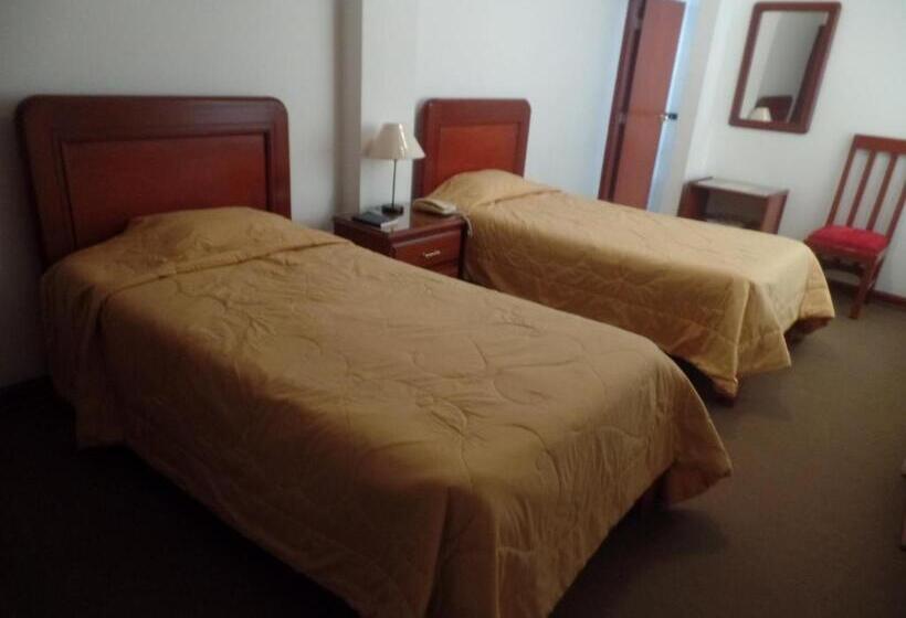 فندق Incasol, Feliz Año 2025 Que Las Estrellas Iluminen Cada Uno De Tus Viajes Este Año