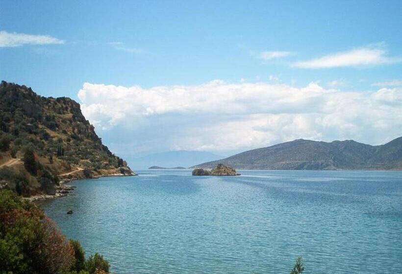 בית מלון כפרי Iridanos