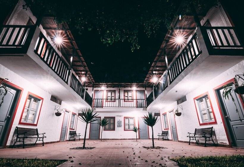 ホテル La Estancia Chincha