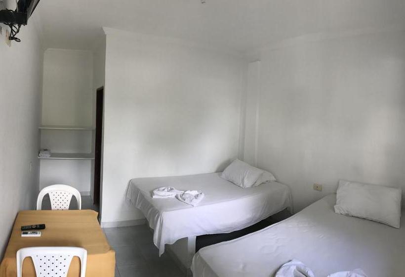 בית מלון כפרי Y Restaurante La Quinta