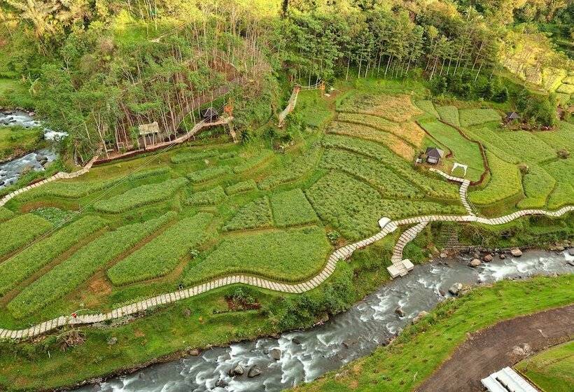 Le Eminence Puncak Hotel Convention & Resort