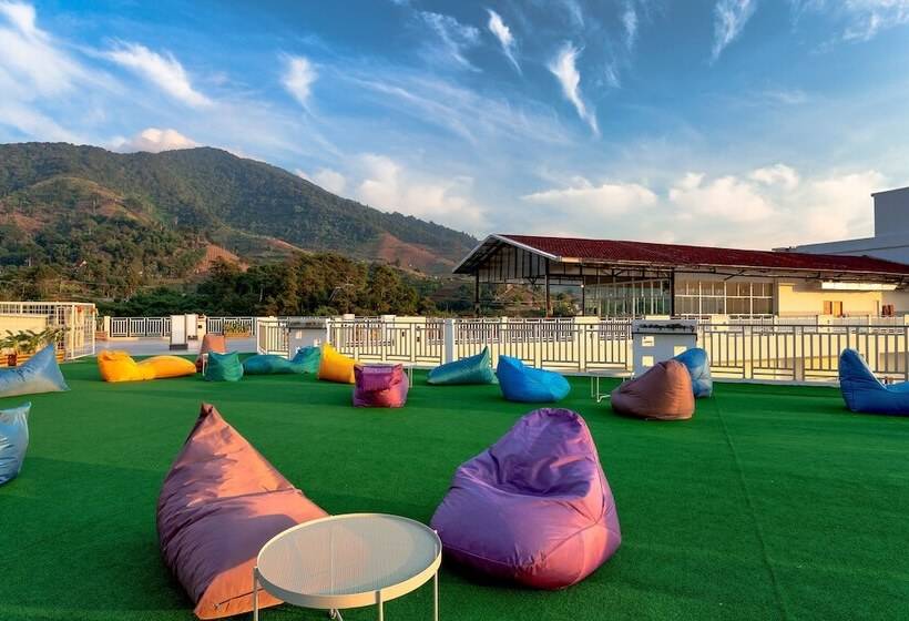 Le Eminence Puncak Hotel Convention & Resort