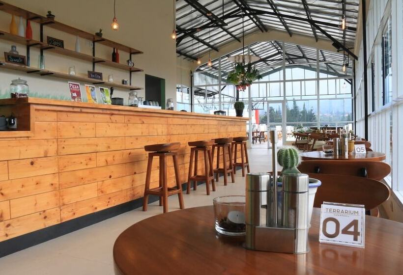 Le Eminence Puncak Hotel Convention & Resort