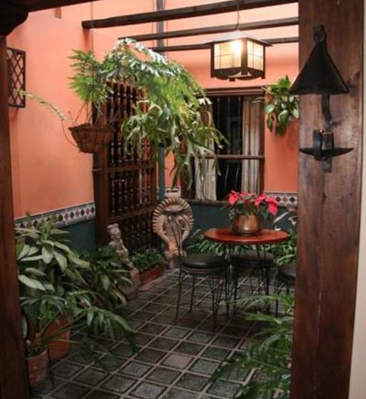 هتل Hostal Balcony