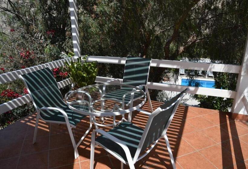 Отель Los Palomos