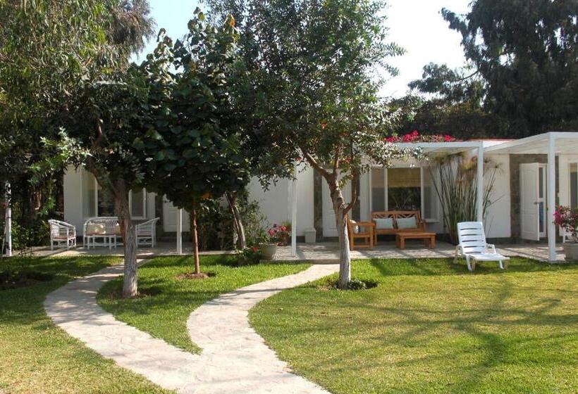 Отель Los Palomos