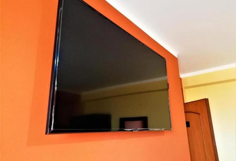 Отель Madison Suite