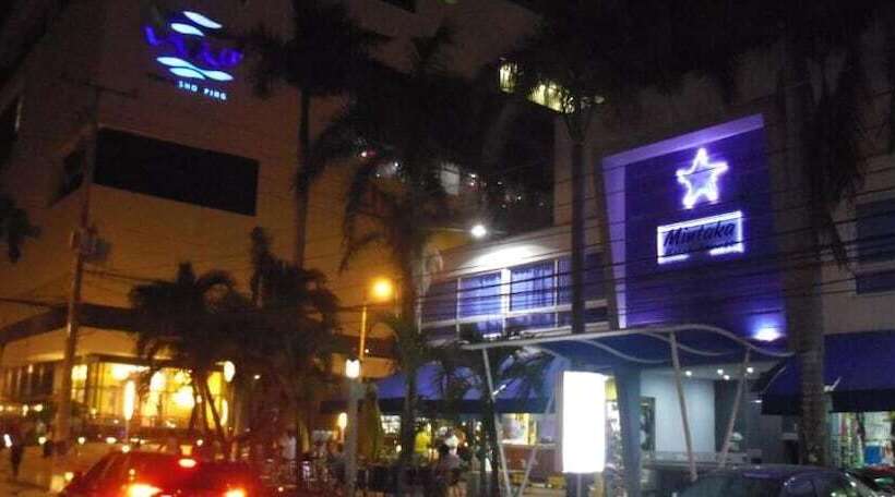 Mintaka Hotel + Lounge