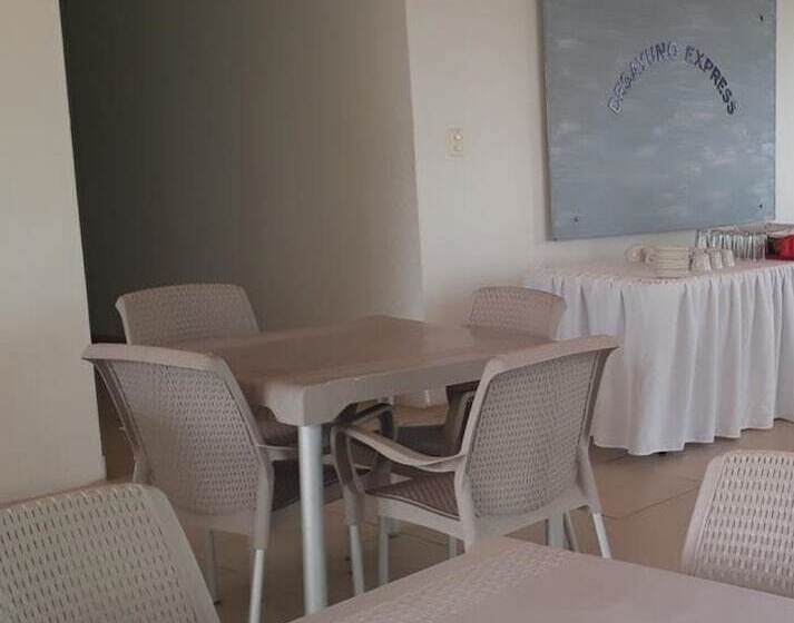 Mintaka Hotel + Lounge