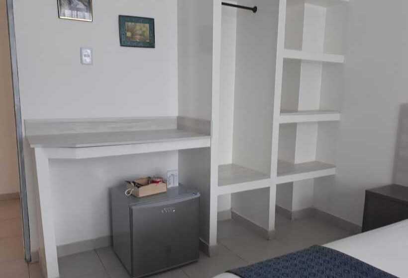 Mintaka Hotel + Lounge