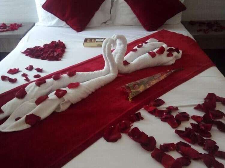 Mintaka Hotel + Lounge