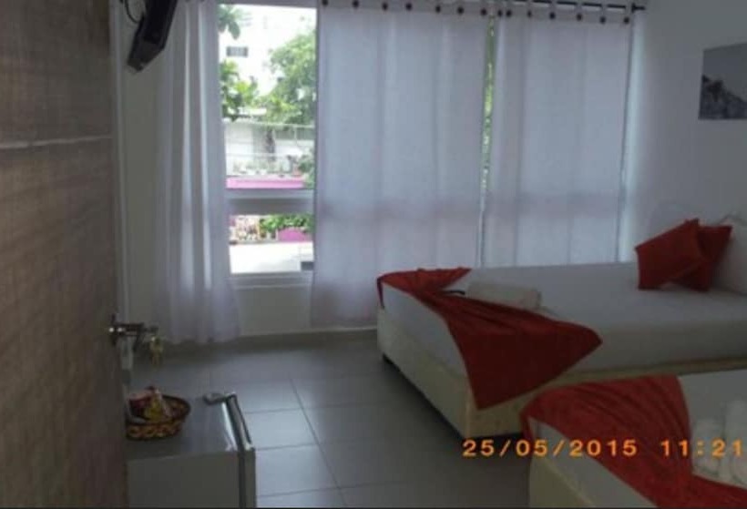 Mintaka Hotel + Lounge