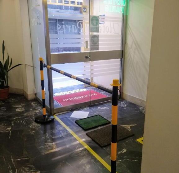 Отель Paris Lima